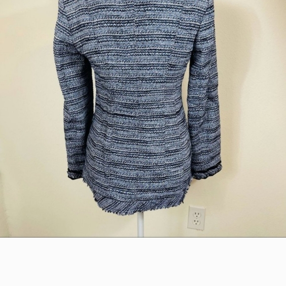 WHITE HOUSE BLACK MARKET Blue & White Tweed Chain Blazer - 6 - Picture 3 of 3